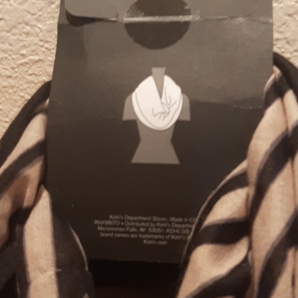 Scarf - Picture 3 of 4